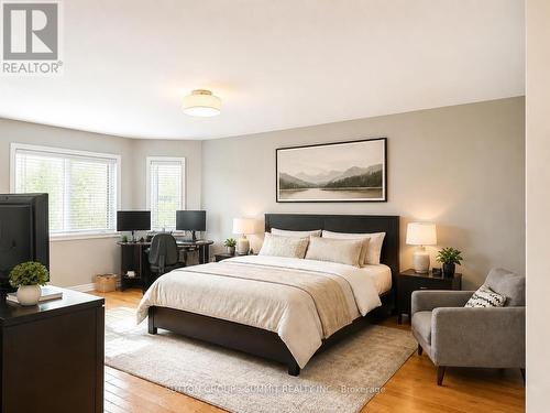910 Knotty Pine Grove, Mississauga, ON - Indoor Photo Showing Bedroom