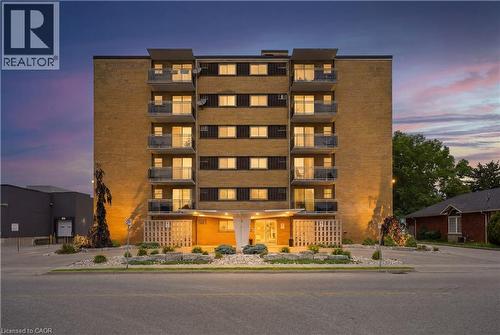87 ST GEORGE Street Unit# 403  Brantford, ON N3R 1V5