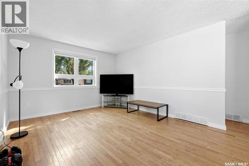 5834 Mckinley Avenue, Regina, SK - Indoor