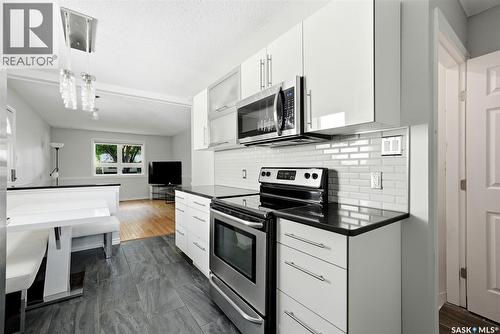 5834 Mckinley Avenue, Regina, SK - Indoor Photo Showing Kitchen