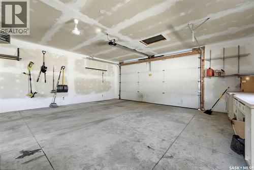 5834 Mckinley Avenue, Regina, SK - Indoor Photo Showing Garage