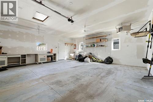 5834 Mckinley Avenue, Regina, SK - Indoor Photo Showing Garage