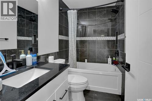 3204 Crosbie Crescent, Regina, SK - Indoor Photo Showing Bathroom