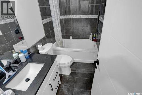3204 Crosbie Crescent, Regina, SK - Indoor Photo Showing Bathroom
