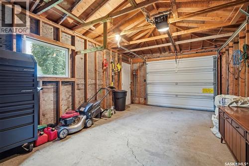 1909 William Avenue, Saskatoon, SK - Indoor Photo Showing Garage
