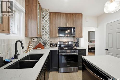 1909 William Avenue, Saskatoon, SK - Indoor Photo Showing Kitchen With Double Sink