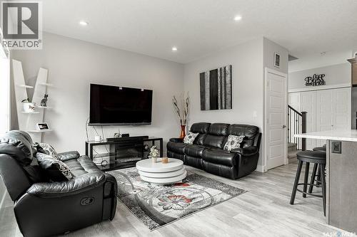 170 Palliser Court, Saskatoon, SK - Indoor Photo Showing Living Room