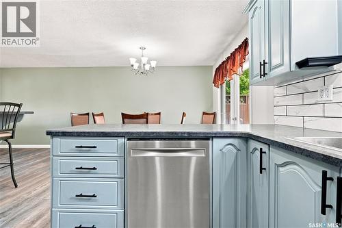 1227 Pascoe Drive E, Moose Jaw, SK - Indoor Photo Showing Kitchen