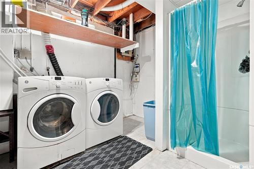 1227 Pascoe Drive E, Moose Jaw, SK - Indoor Photo Showing Laundry Room