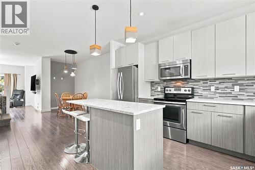 1035 3Rd Street E, Saskatoon, SK - Indoor Photo Showing Kitchen With Stainless Steel Kitchen With Upgraded Kitchen