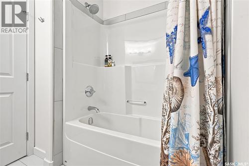 1035 3Rd Street E, Saskatoon, SK - Indoor Photo Showing Bathroom