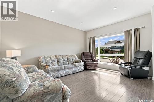 1035 3Rd Street E, Saskatoon, SK - Indoor Photo Showing Living Room