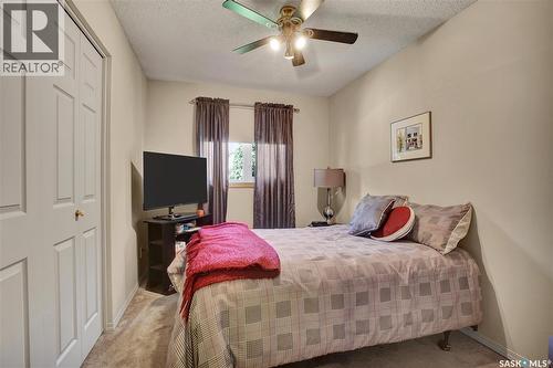246 Perreault Crescent, Saskatoon, SK - Indoor Photo Showing Bedroom