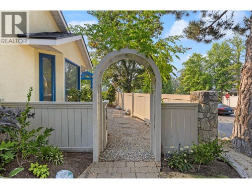 Side gate pathway to backyard. - 4000 Gallaghers Terrace, Kelowna, BC - Outdoor