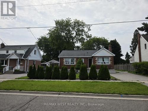 29 SUNSET DRIVE  Oshawa, ON L1G 3K9