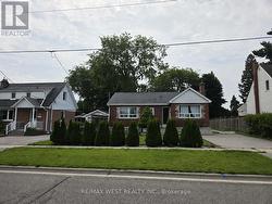 29 SUNSET DRIVE Oshawa, ON L1G 3K9