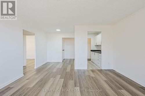 202 - 2204 DUFFERIN STREET , Toronto, Ontario M6E 3R8 4