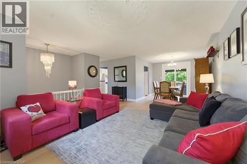 164 Hanover Place, Hamilton, ON - Indoor Photo Showing Living Room