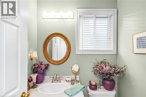 10 Richview Drive, Hamilton, ON - Indoor Photo Showing Bathroom