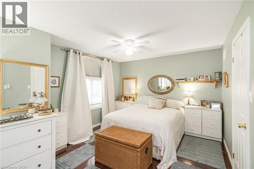 10 Richview Drive, Hamilton, ON - Indoor Photo Showing Bedroom