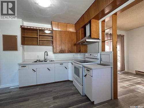 1706 2Nd Street, Estevan, SK - Indoor Photo Showing Kitchen