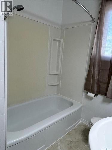 1706 2Nd Street, Estevan, SK - Indoor Photo Showing Bathroom