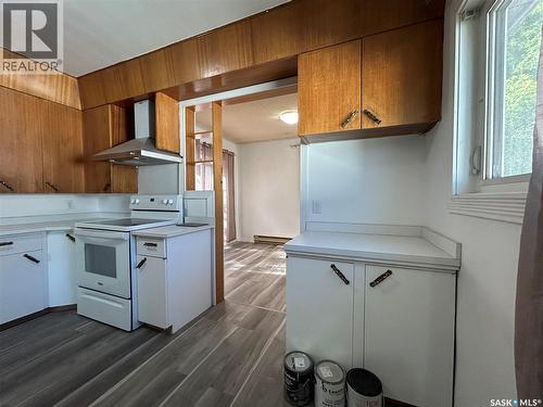 1706 2Nd Street, Estevan, SK - Indoor Photo Showing Kitchen