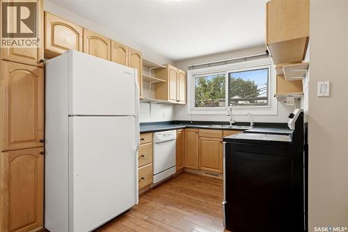 202 Mccannel Street, Regina, SK - Indoor Photo Showing Kitchen