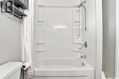 507 Railway Avenue, Bulyea, SK - Indoor Photo Showing Bathroom