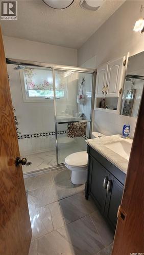 1610 2Nd Avenue N, Saskatoon, SK - Indoor Photo Showing Bathroom