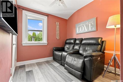 1502 Lorne Avenue, Saskatoon, SK - Indoor Photo Showing Living Room