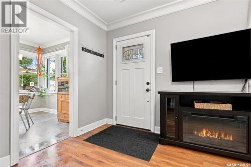 1502 Lorne Avenue, Saskatoon, SK - Indoor With Fireplace