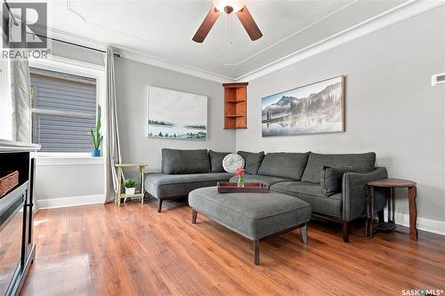 1502 Lorne Avenue, Saskatoon, SK - Indoor Photo Showing Living Room
