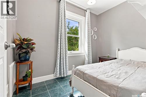 1502 Lorne Avenue, Saskatoon, SK - Indoor Photo Showing Bedroom