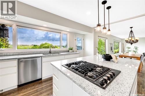 15 Quappelle Court, Saskatoon, SK - Indoor Photo Showing Kitchen