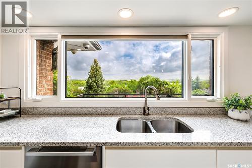15 Quappelle Court, Saskatoon, SK - Indoor Photo Showing Kitchen With Double Sink