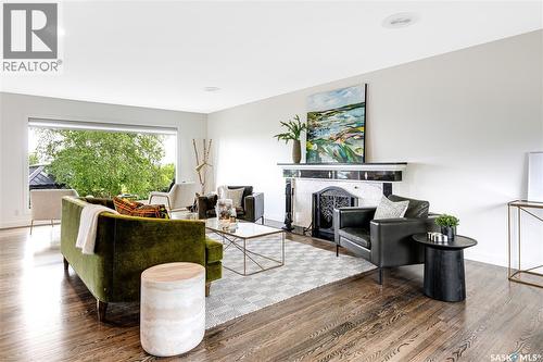 15 Quappelle Court, Saskatoon, SK - Indoor Photo Showing Living Room With Fireplace