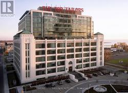 805 - 637 LAKE SHORE BOULEVARD W  Toronto, ON M5V 3J6