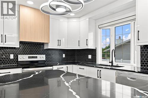 702 Mckercher Drive, Saskatoon, SK - Indoor Photo Showing Kitchen With Upgraded Kitchen
