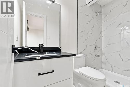 702 Mckercher Drive, Saskatoon, SK - Indoor Photo Showing Bathroom