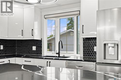 702 Mckercher Drive, Saskatoon, SK - Indoor Photo Showing Kitchen With Upgraded Kitchen