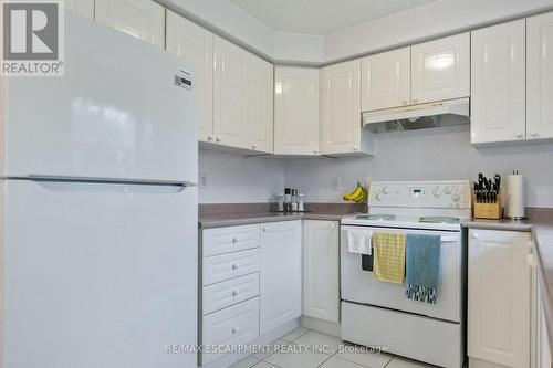 16 Whiteface Crescent, Brampton, ON - Indoor Photo Showing Kitchen