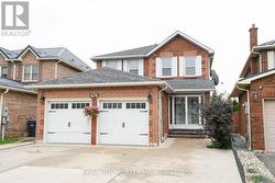476 BUD GREGORY BOULEVARD  Mississauga, ON L4Z 2K4