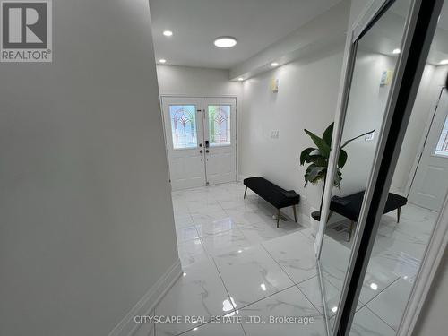 637 Dolly Bird Lane, Mississauga, ON - Indoor Photo Showing Other Room
