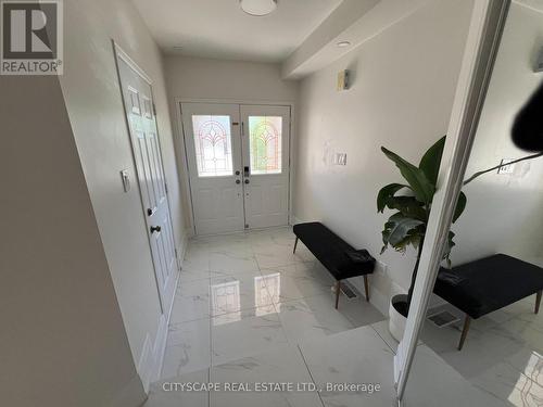 637 Dolly Bird Lane, Mississauga, ON - Indoor Photo Showing Other Room
