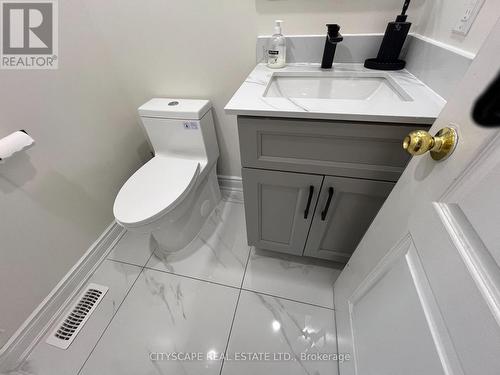 637 Dolly Bird Lane, Mississauga, ON - Indoor Photo Showing Laundry Room
