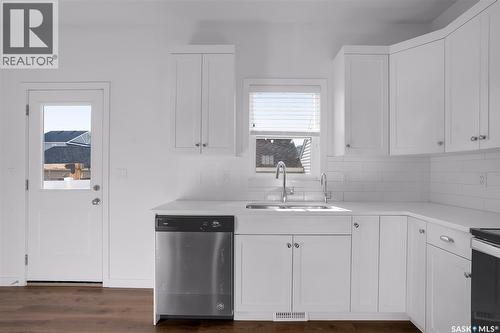 404 Underhill Road, Saskatoon, SK - Indoor Photo Showing Kitchen With Double Sink