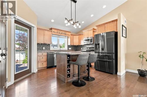 506 Antler Crescent, Warman, SK - Indoor Photo Showing Kitchen With Upgraded Kitchen