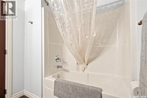 506 Antler Crescent, Warman, SK - Indoor Photo Showing Bathroom