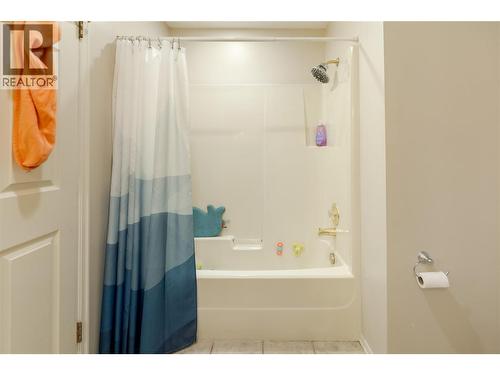 Bathroom - 2226 Golf Course Drive, West Kelowna, BC - Indoor Photo Showing Bathroom